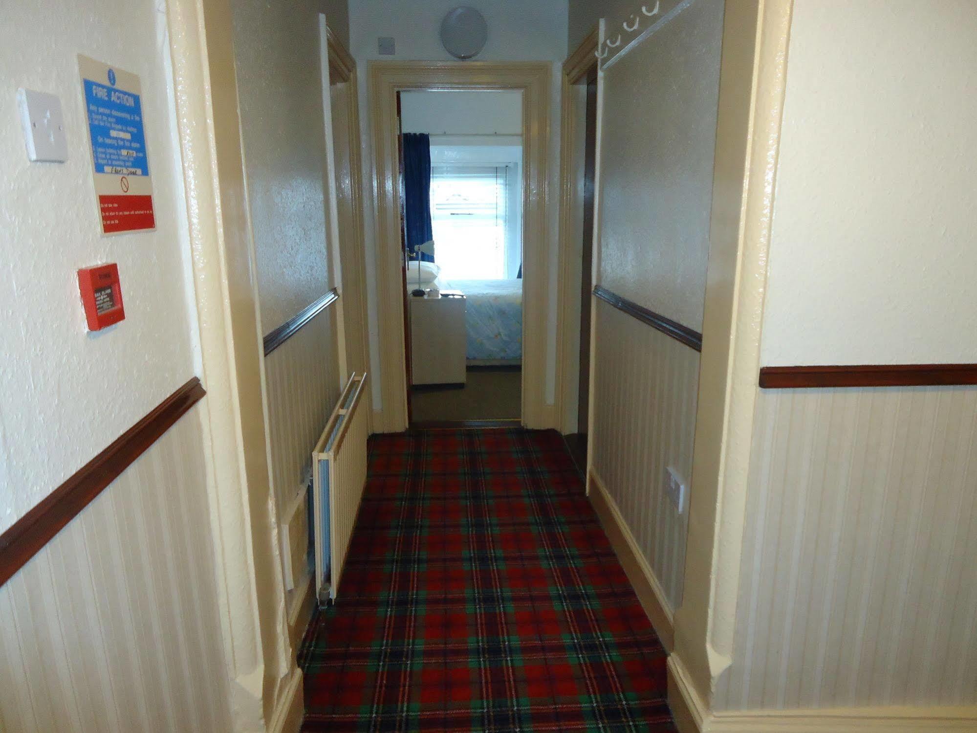 Seaview House Bed And Breakfast Larne Eksteriør bilde
