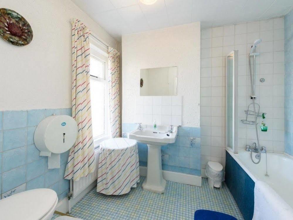 Seaview House Bed And Breakfast Larne Eksteriør bilde